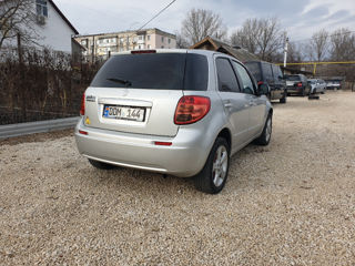 Suzuki SX4 foto 8