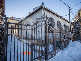 Vânzare, casă, 165 mp + 3,4 ari, Str. Vasile Cheltuială, Centru