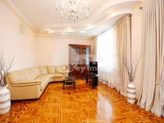 Apartament cu 2 camere, 115 m², Centru, Chișinău foto 1
