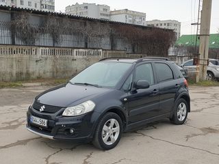 Suzuki SX4 foto 2