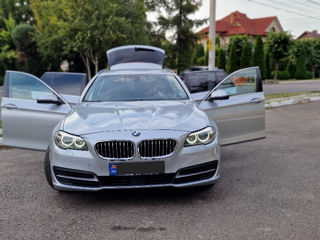 BMW 5 Series Touring foto 6