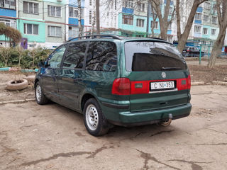 Volkswagen Sharan foto 2