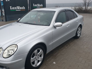 Mercedes E-Class foto 4