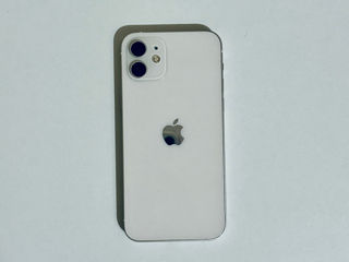 iPhone 12 white foto 2