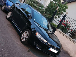 Mitsubishi Lancer foto 2