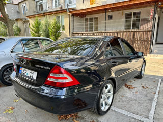 Mercedes C-Class foto 5