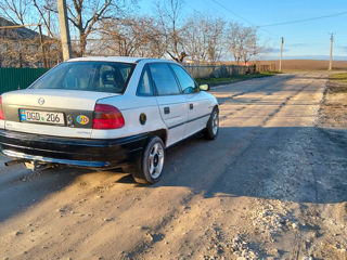 Opel Astra foto 2