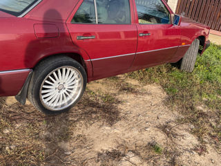 Mercedes Series (W124) foto 6