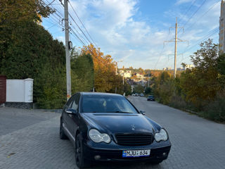 Mercedes C-Class foto 6