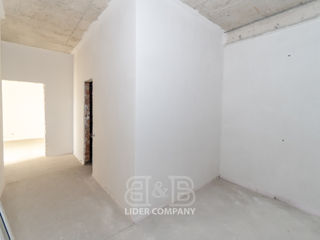 Apartament cu 2 camere, 75 m², Botanica, Chișinău foto 2