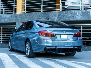 BMW 5 Series foto 6