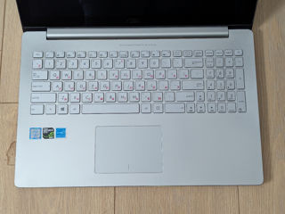 Asus ZenBook Pro (Republic of Gamers) / I7 6700HQ/ GT 960M / 4K IPS Touch Screen foto 2