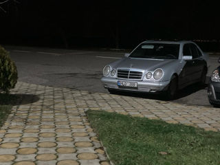 Mercedes E-Class foto 2