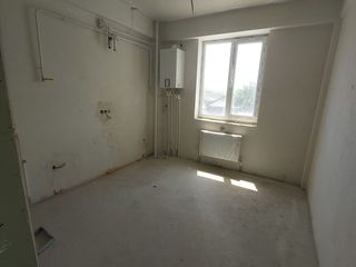 Apartament 55.7m2- super pret!!! ( posibil in rate pe 2 ani numai cu buletin) foto 6