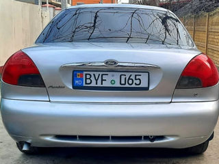 Ford Mondeo foto 4