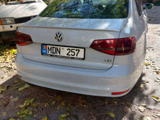 Volkswagen Jetta foto 8