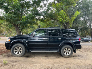 Mitsubishi Pajero Sport foto 3