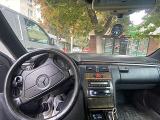 Mercedes E-Class foto 8