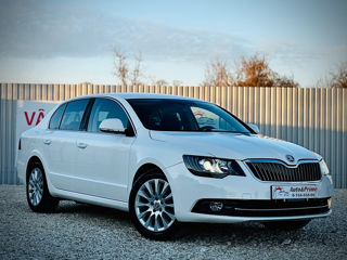 Skoda Superb foto 2