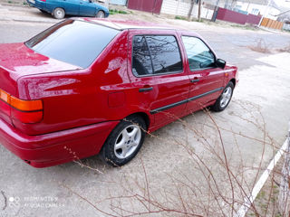 Volkswagen Vento foto 4