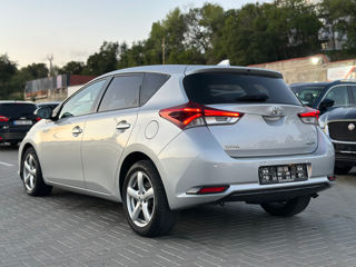 Toyota Auris foto 4