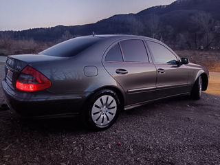 Mercedes E-Class foto 2