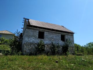 Vand Casa Nefinisata foto 1