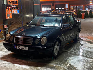 Mercedes E-Class foto 6