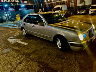 Mercedes E-Class foto 3