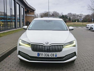 Skoda Superb foto 2