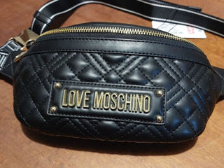 Love moshino