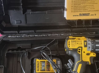 Шуруповерт  Dewalt  Dcd 796m2t Brushless foto 3