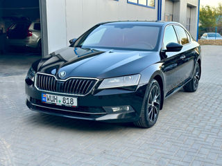 Skoda Superb foto 2