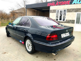 BMW 5 Series foto 4