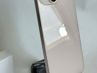 iPhone 13 pink 128 gb foto 3