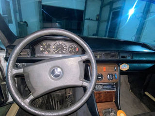 Mercedes Series (W124) foto 10