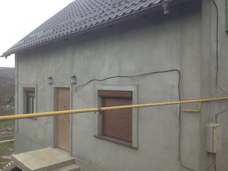 Casa de locuit nouă, în centrul satului Budești. Variantă sură. teren  - 5 ari. foto 5