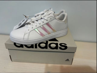 Adidas Noi marime 40