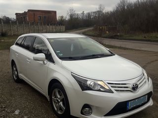 Toyota Avensis foto 6