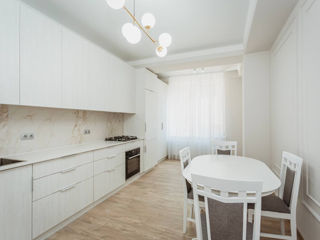 Apartament cu 2 camere, 85 m², Centru, Chișinău foto 3