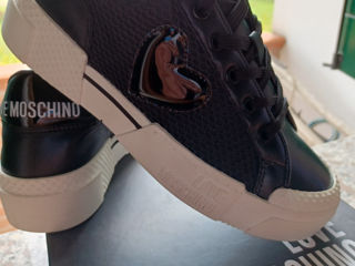 Love Moschino