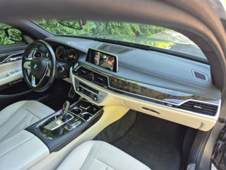 BMW 7 Series foto 8