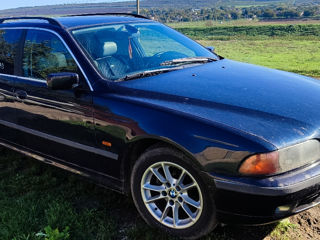 BMW 5 Series Touring foto 1