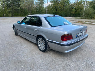 BMW 7 Series foto 4