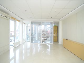 Spațiu comercial, 130 mp, Centru, 107000 € ! foto 3