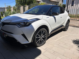 Toyota C-HR foto 2