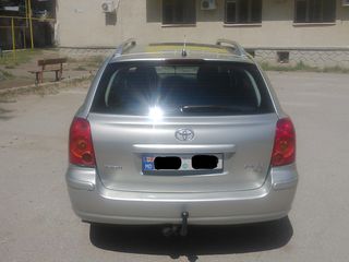 Toyota Avensis foto 3