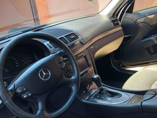 Mercedes E-Class foto 2