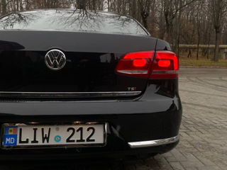 Volkswagen Passat foto 2