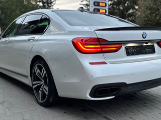 BMW 7 Series foto 7